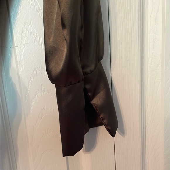 PrettyLittleThing Brown Draped Long Sleeve Blouse - Picture 3 of 5